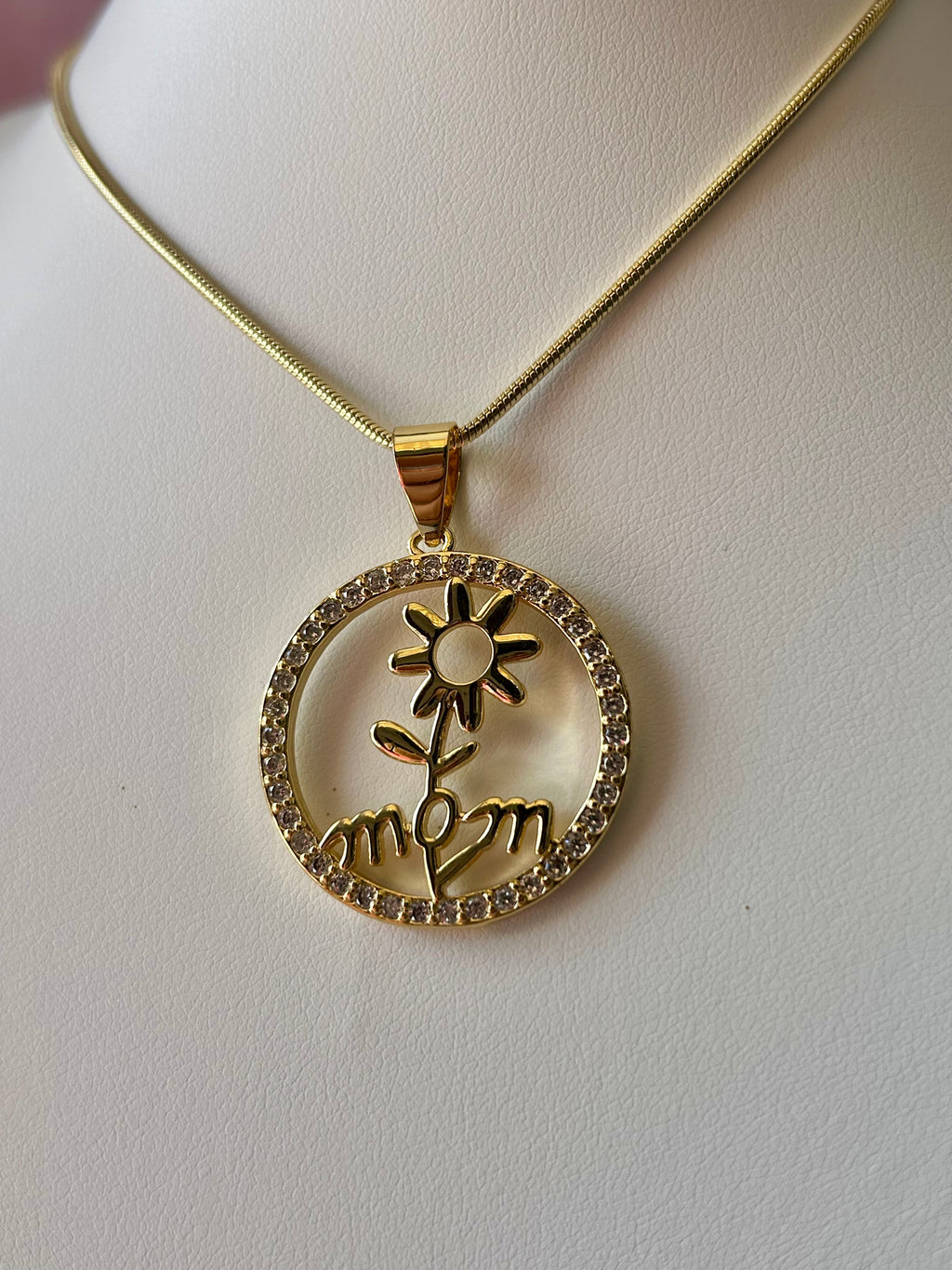 Collar MOM oro laminado