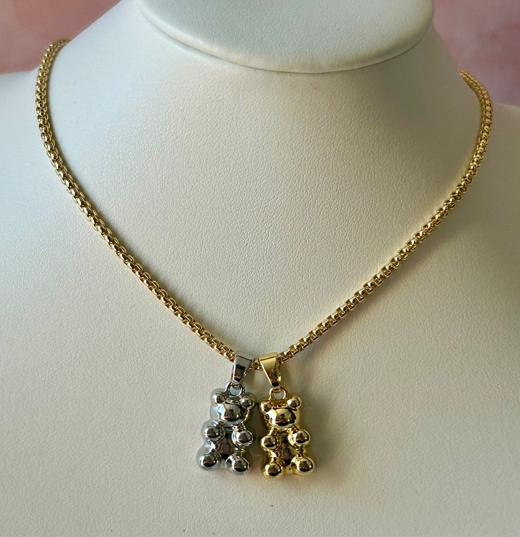 Collar Dorado Con Un Osito Plateado y Otro Dorado ✨