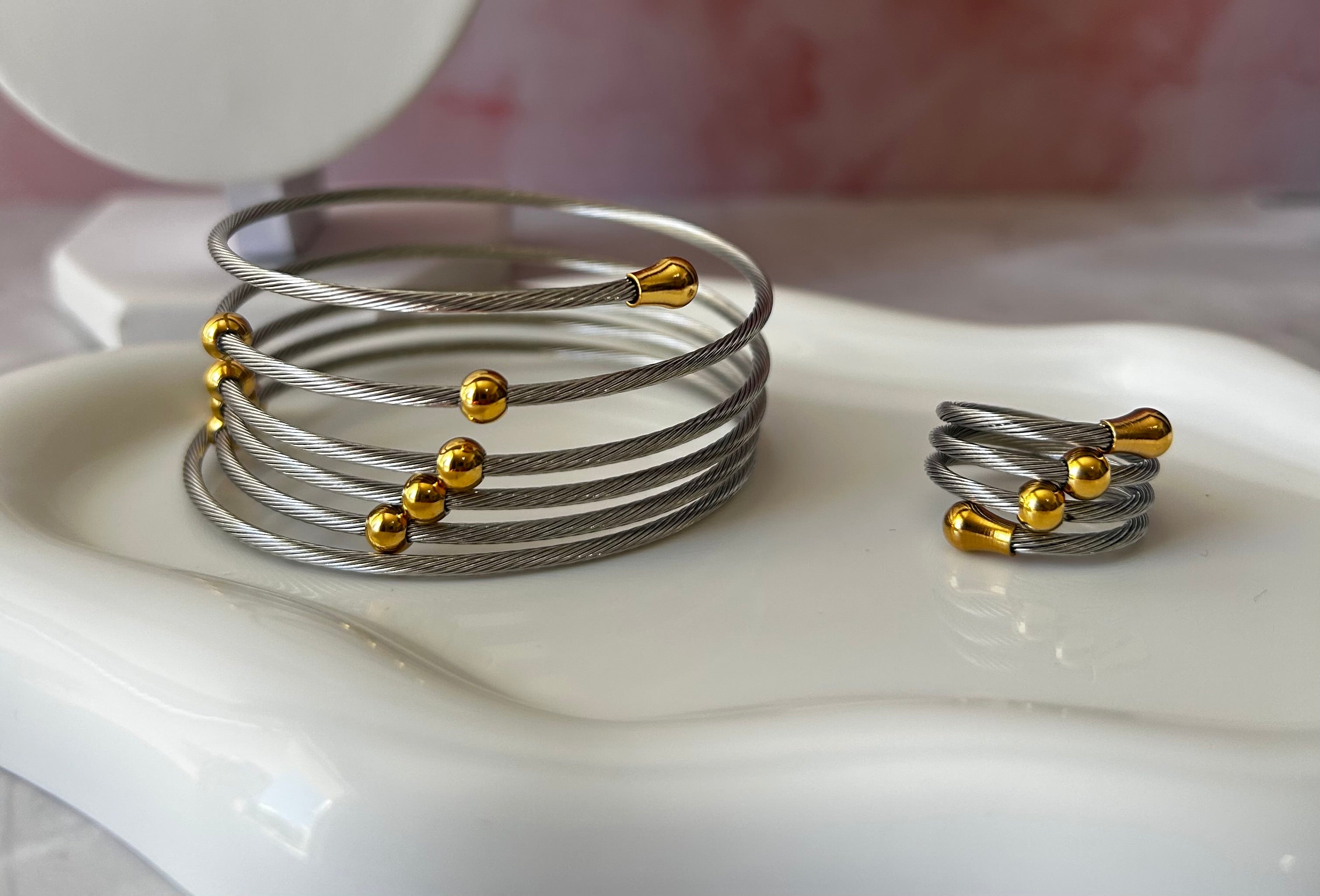 Set Anillo y Brazalete Multicapa Elegance ✨