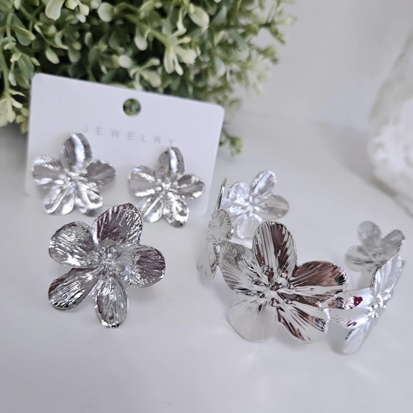Set Brazalete y Anillo Flores Sólido Plateado ✨