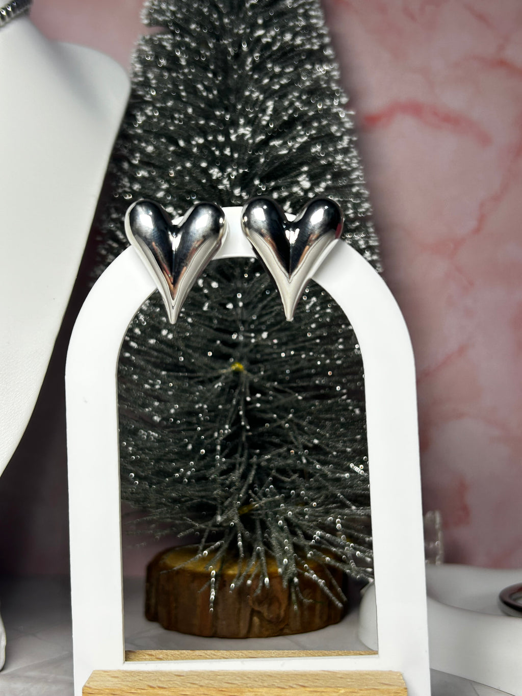 Aretes Corazón Plateado ✨