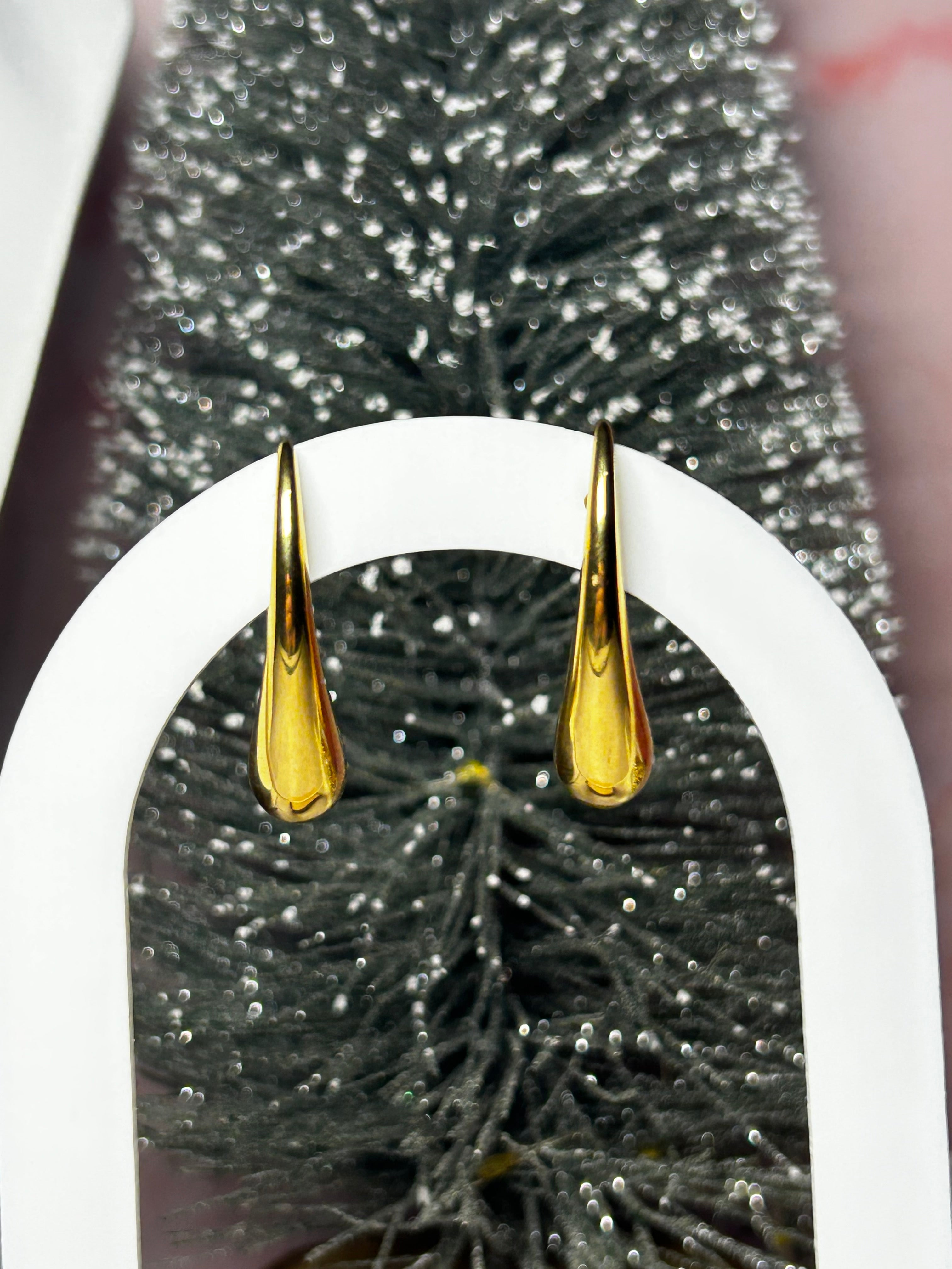 Aretes de Gota Alargada Dorada