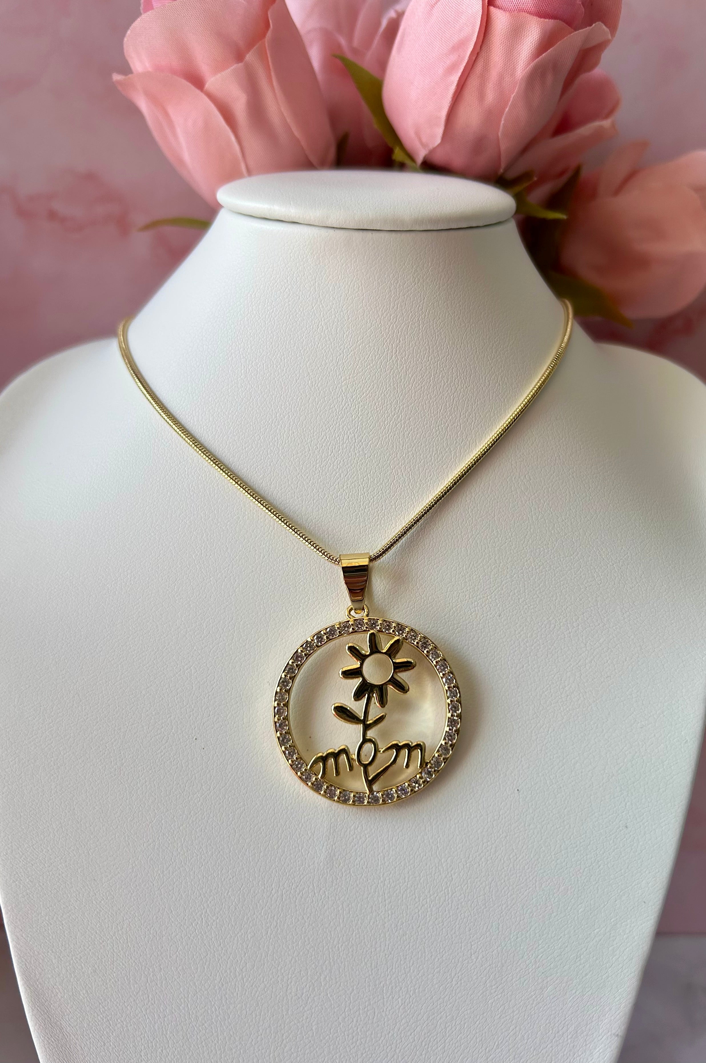 Collar MOM oro laminado