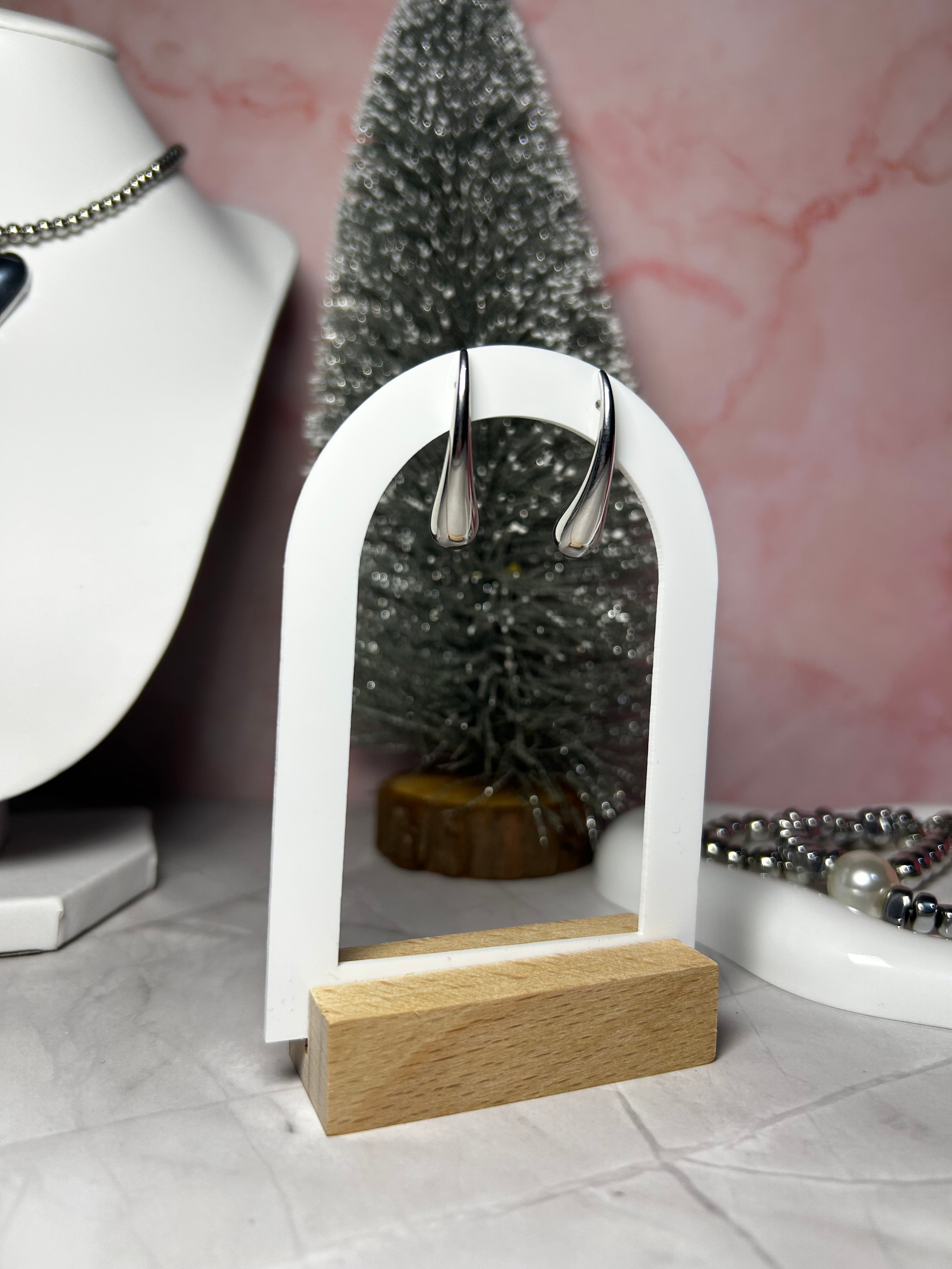 Aretes de Gota Alargada Plateada