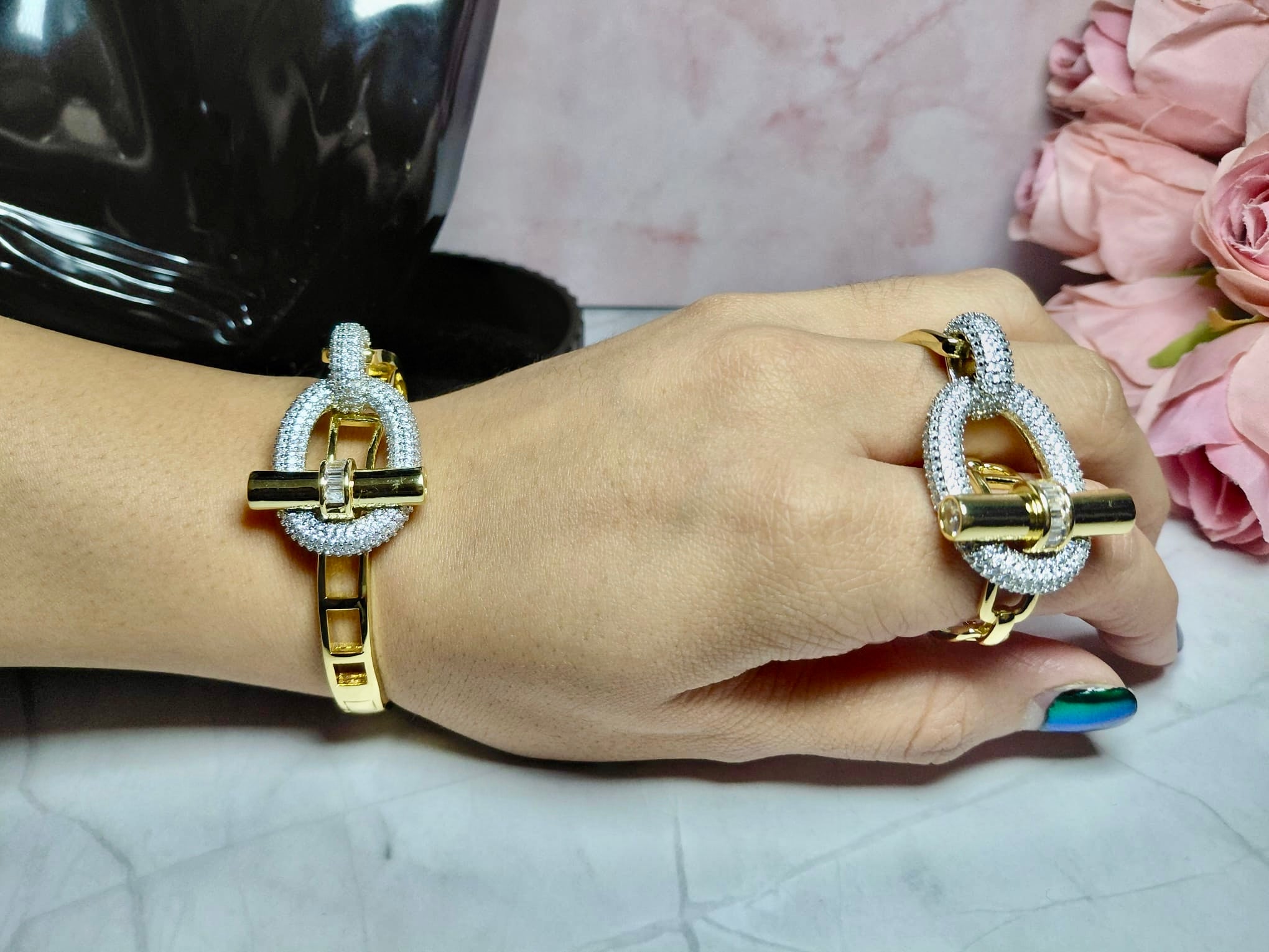 Titán Glow Brazalete y Anillo Doble Dedo