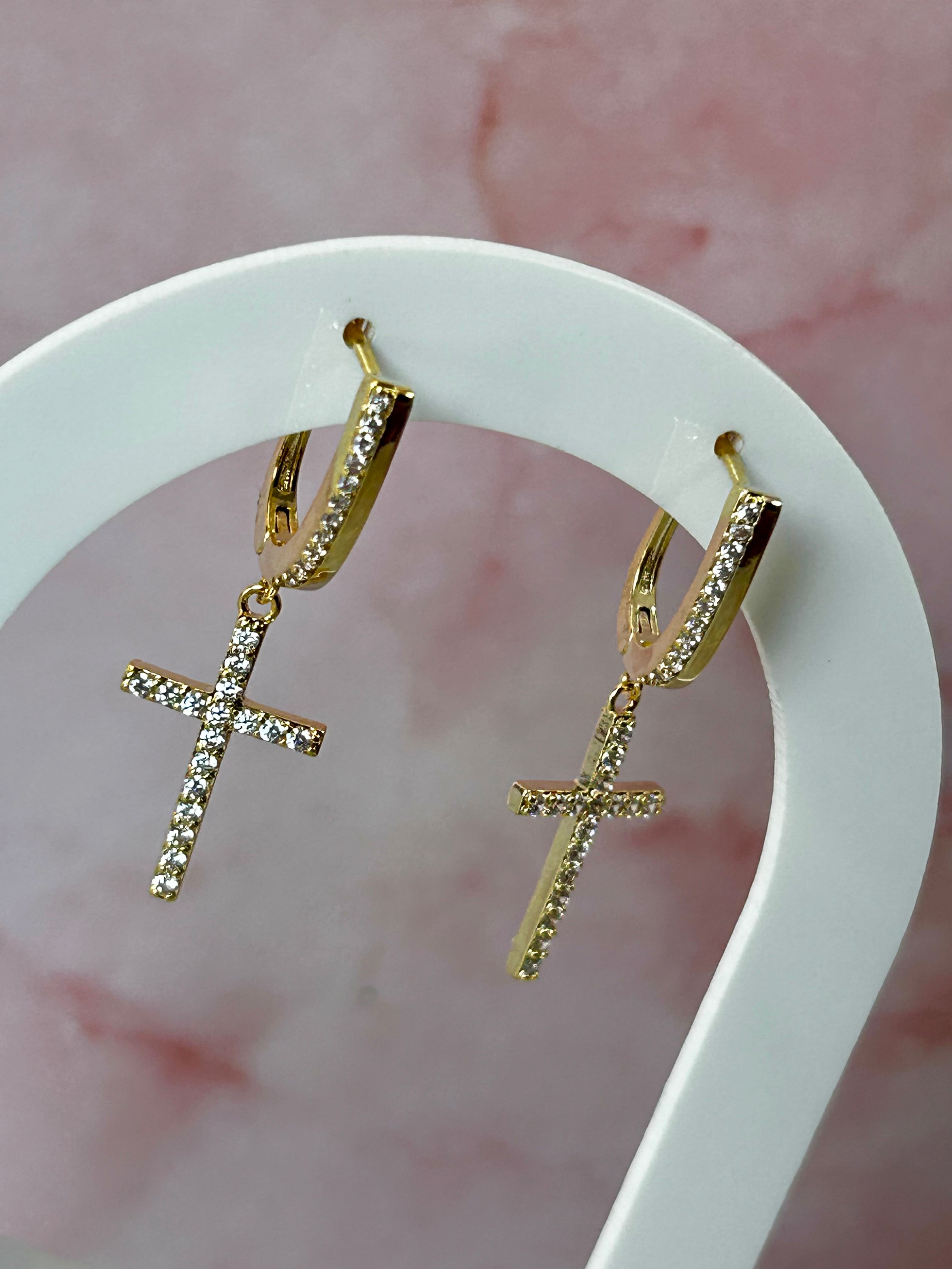 Aretes Colgante de Cruz ✨