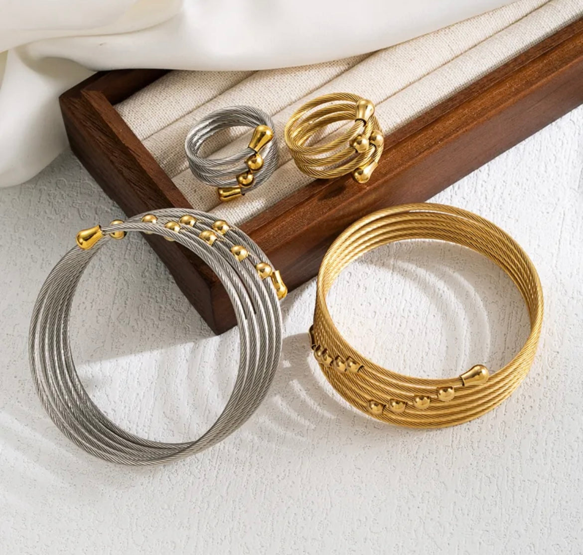 Set Anillo y Brazalete Multicapa Elegance ✨