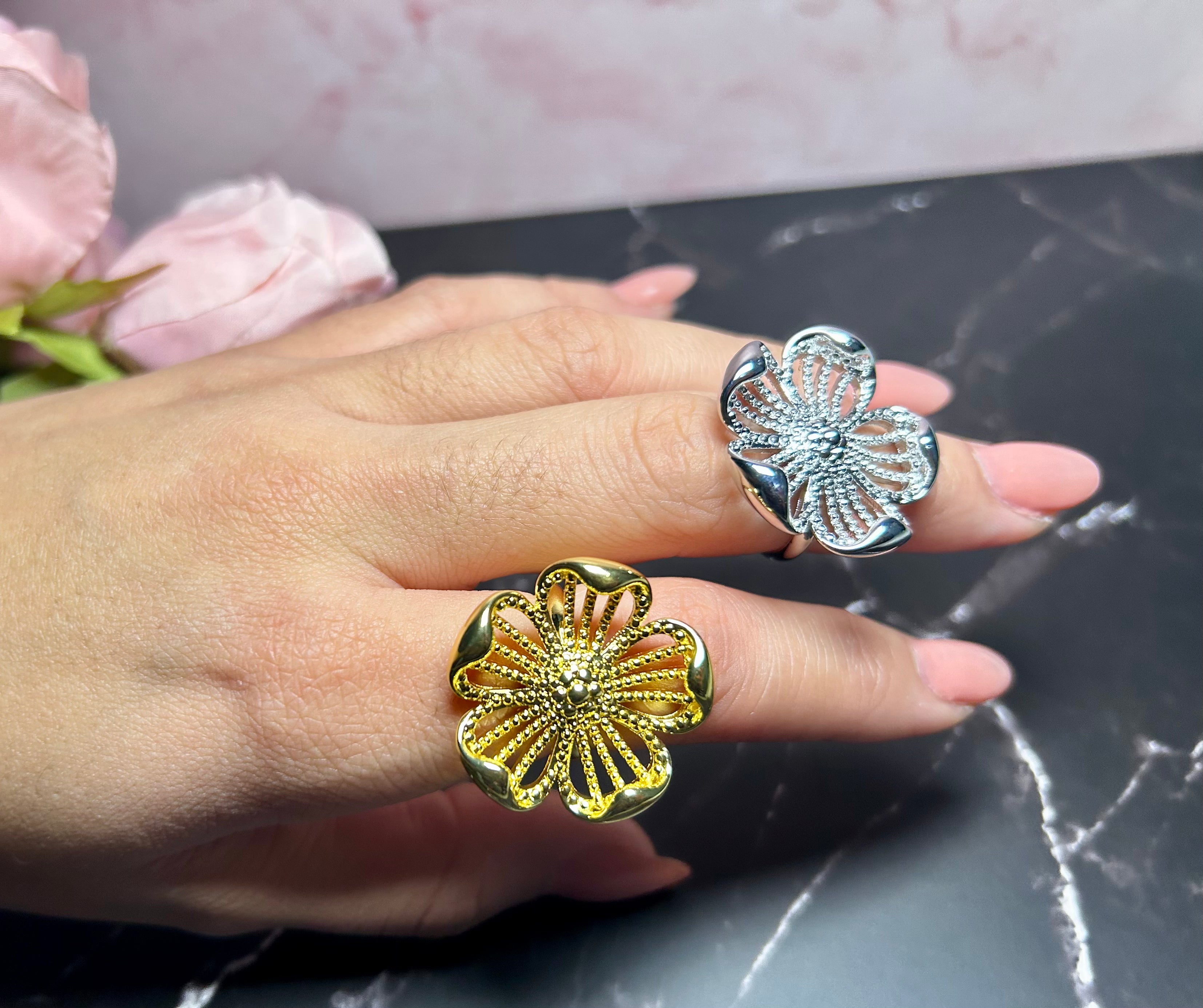 Anillo Flor ✨ Dorado o Plateado