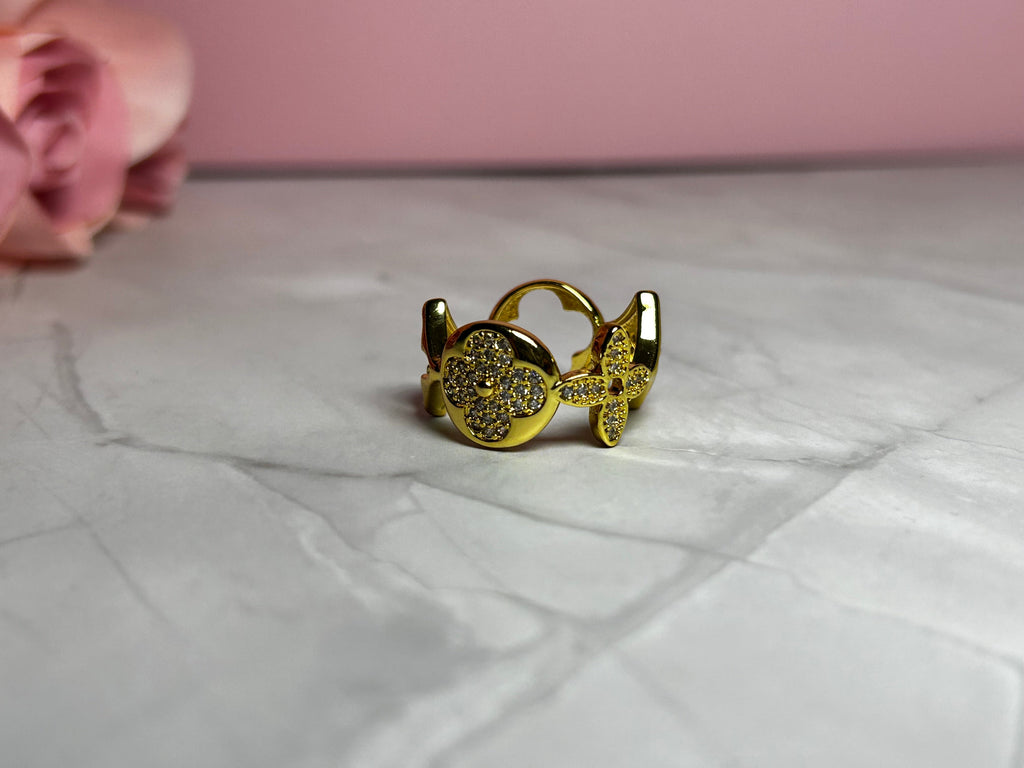 Anillo y Brazalete Royal Dorado Ajustable ✨