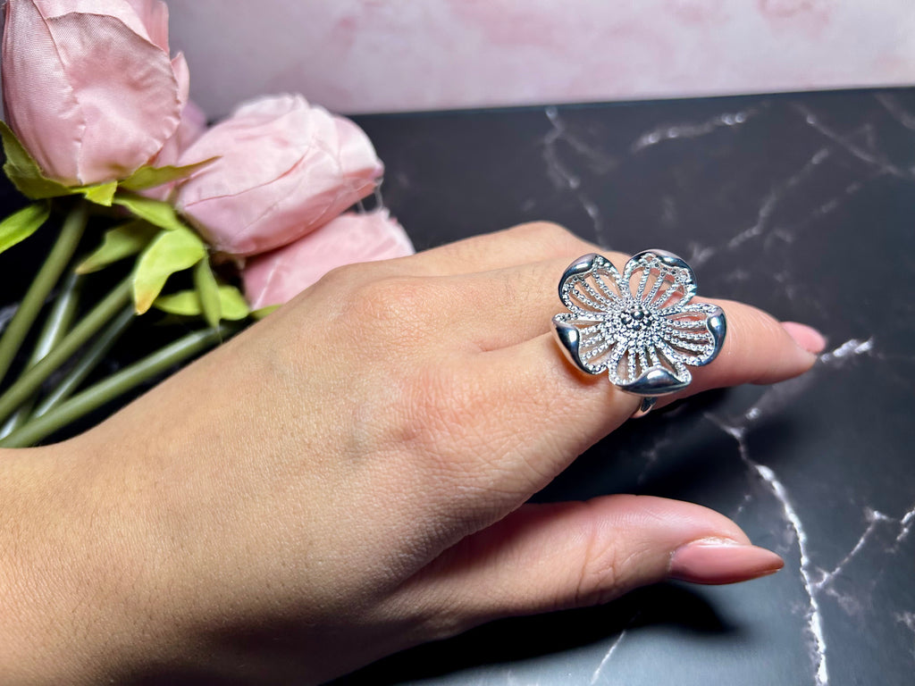 Anillo Flor ✨ Dorado o Plateado