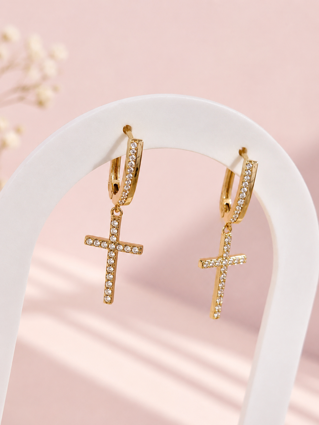 Aretes Colgante de Cruz ✨