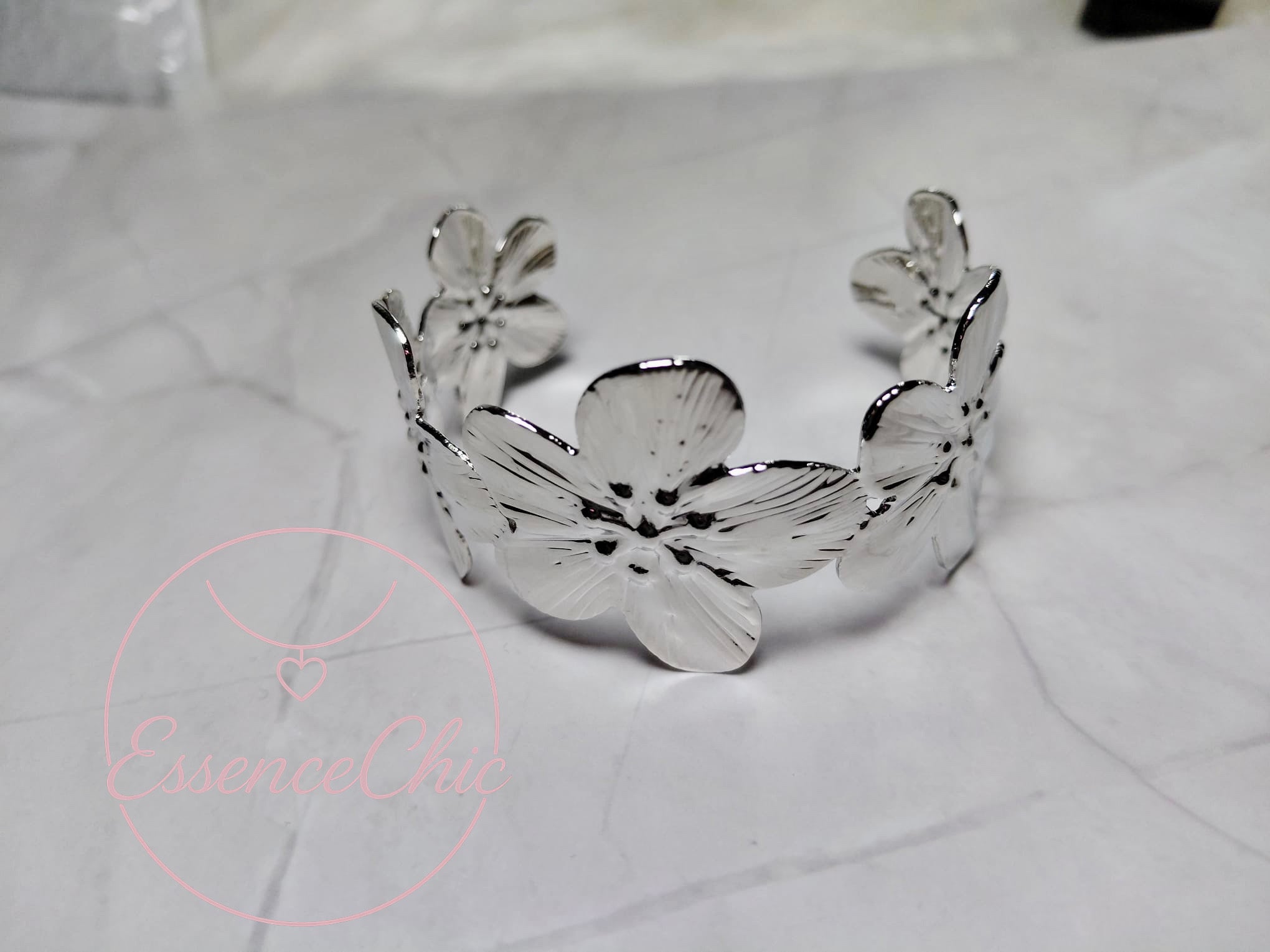 Set Brazalete y Anillo Flores Sólido Plateado ✨