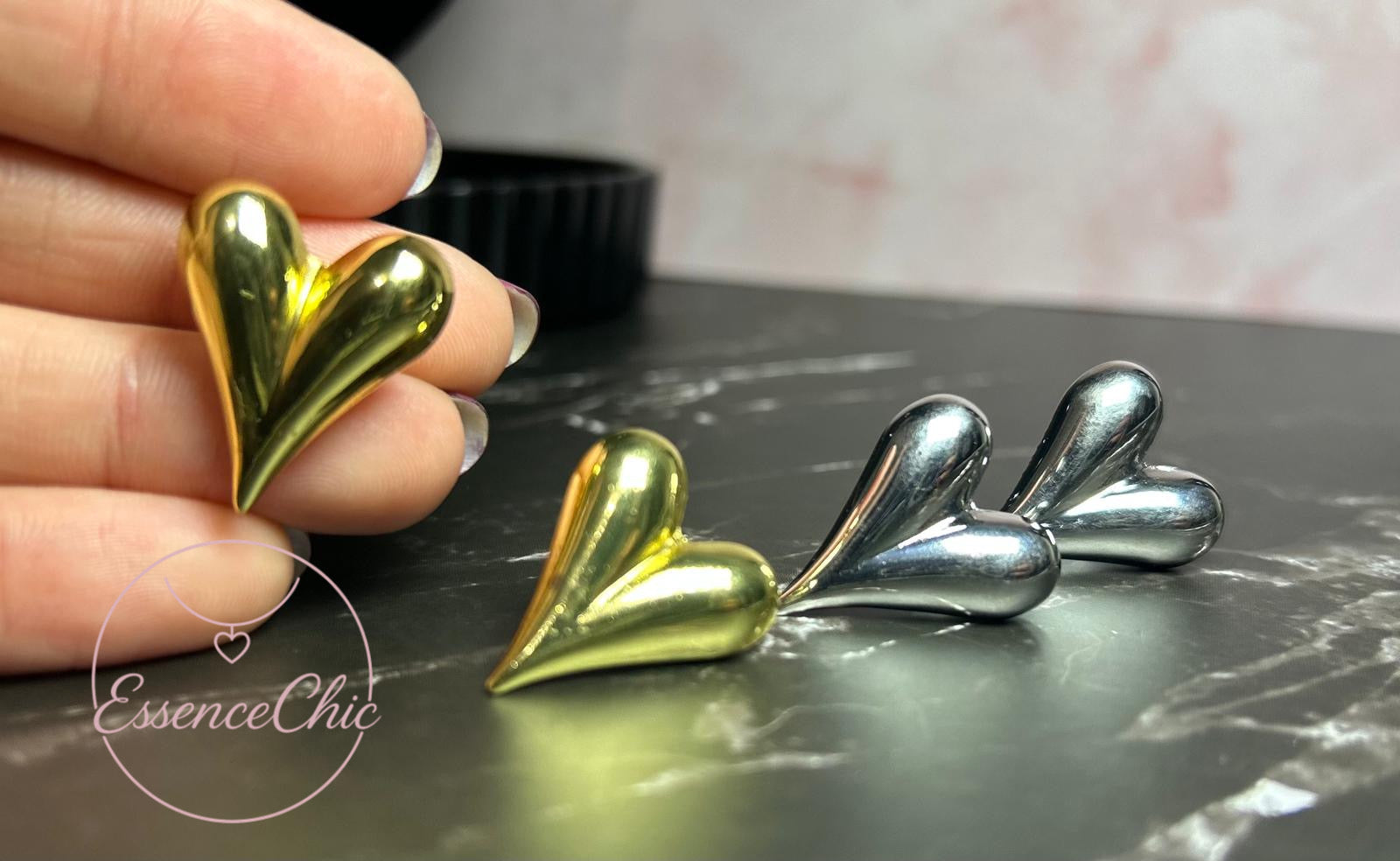 Aretes Corazón Dorado ✨