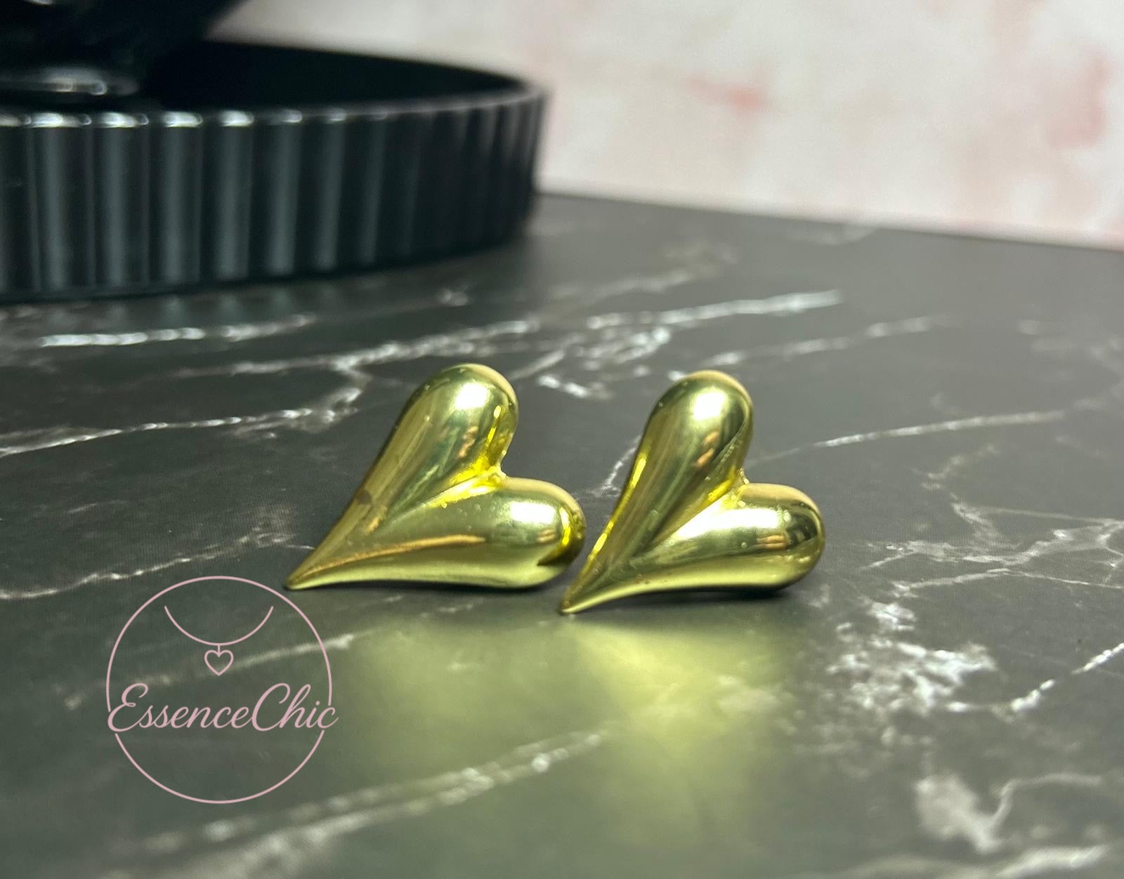 Aretes Corazón Dorado ✨
