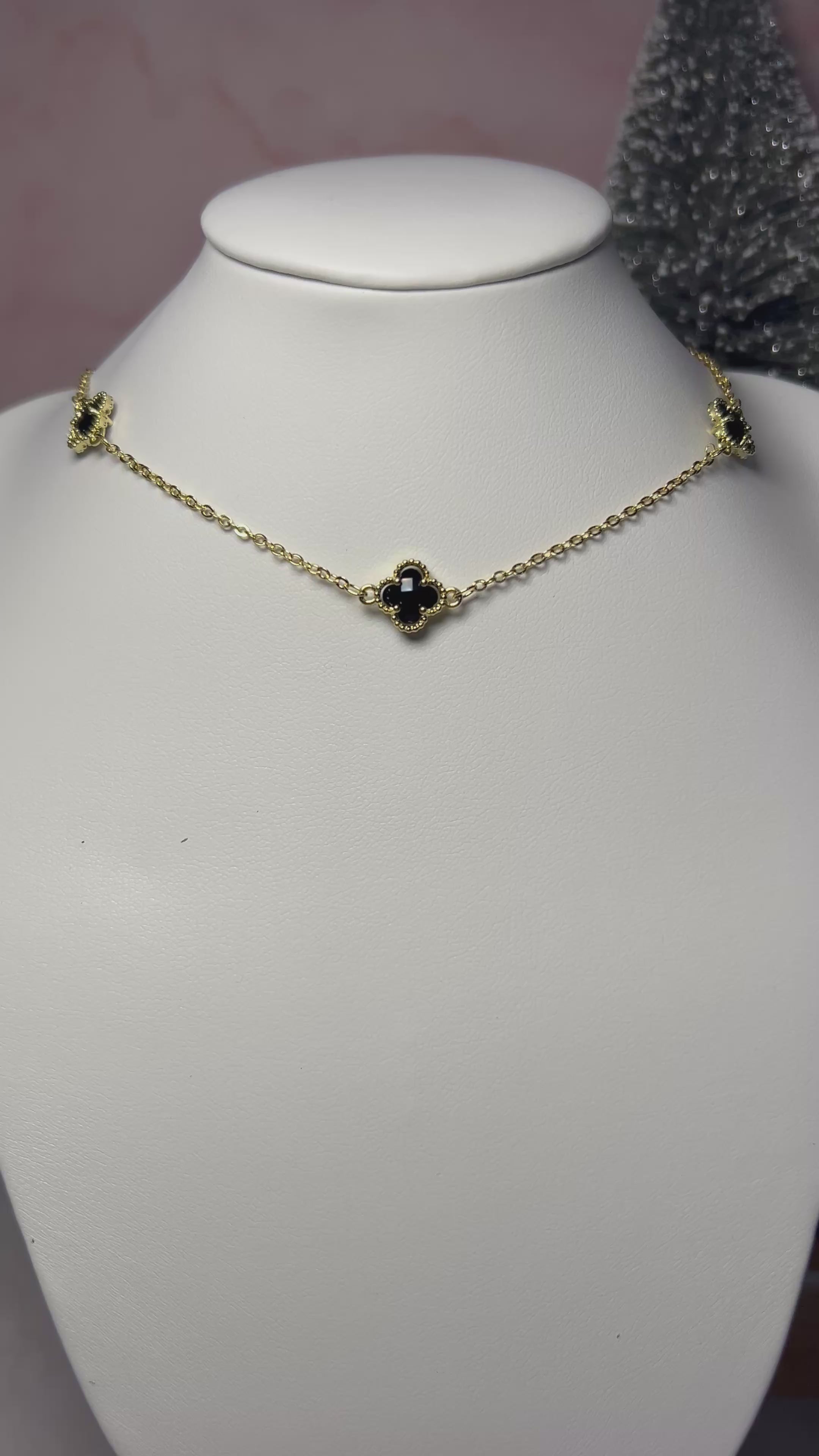 Set Collar, Aretes y brazalete Trébol Negro En Cristal ✨